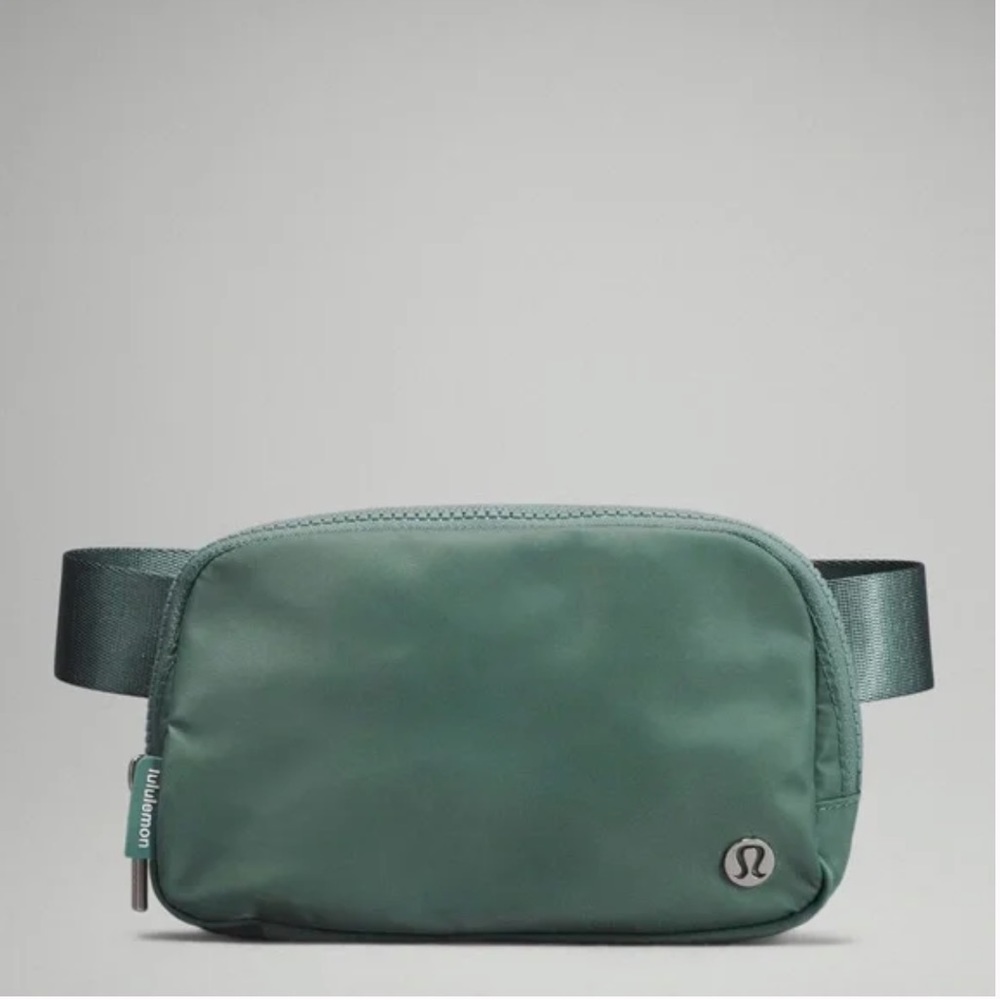 Lululemon Everywhere Belt Bag 1L Tidewater Teal Sold Out Color NWT - Picture 5 of 5